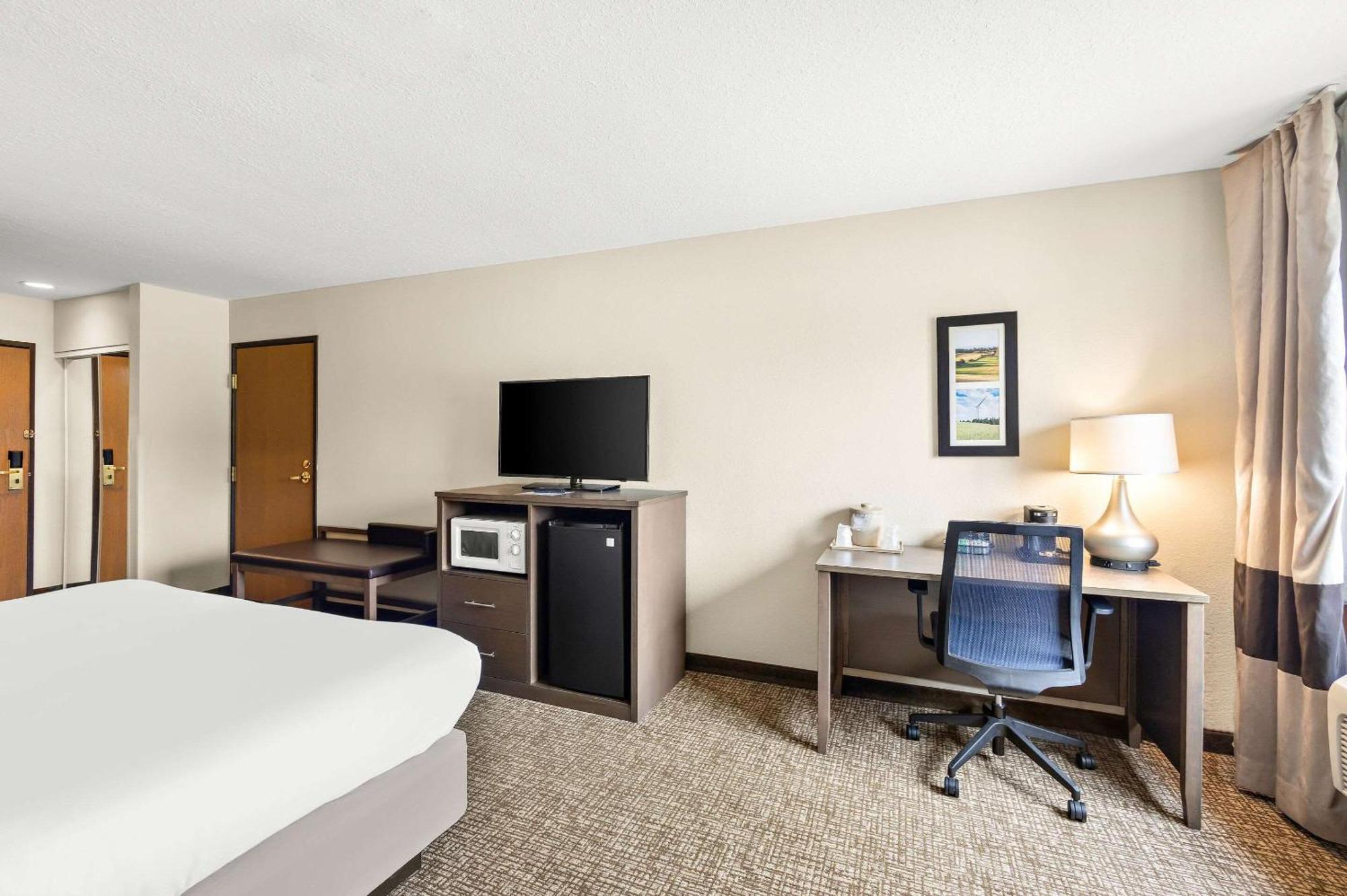 Comfort Inn Van Wert Bagian luar foto
