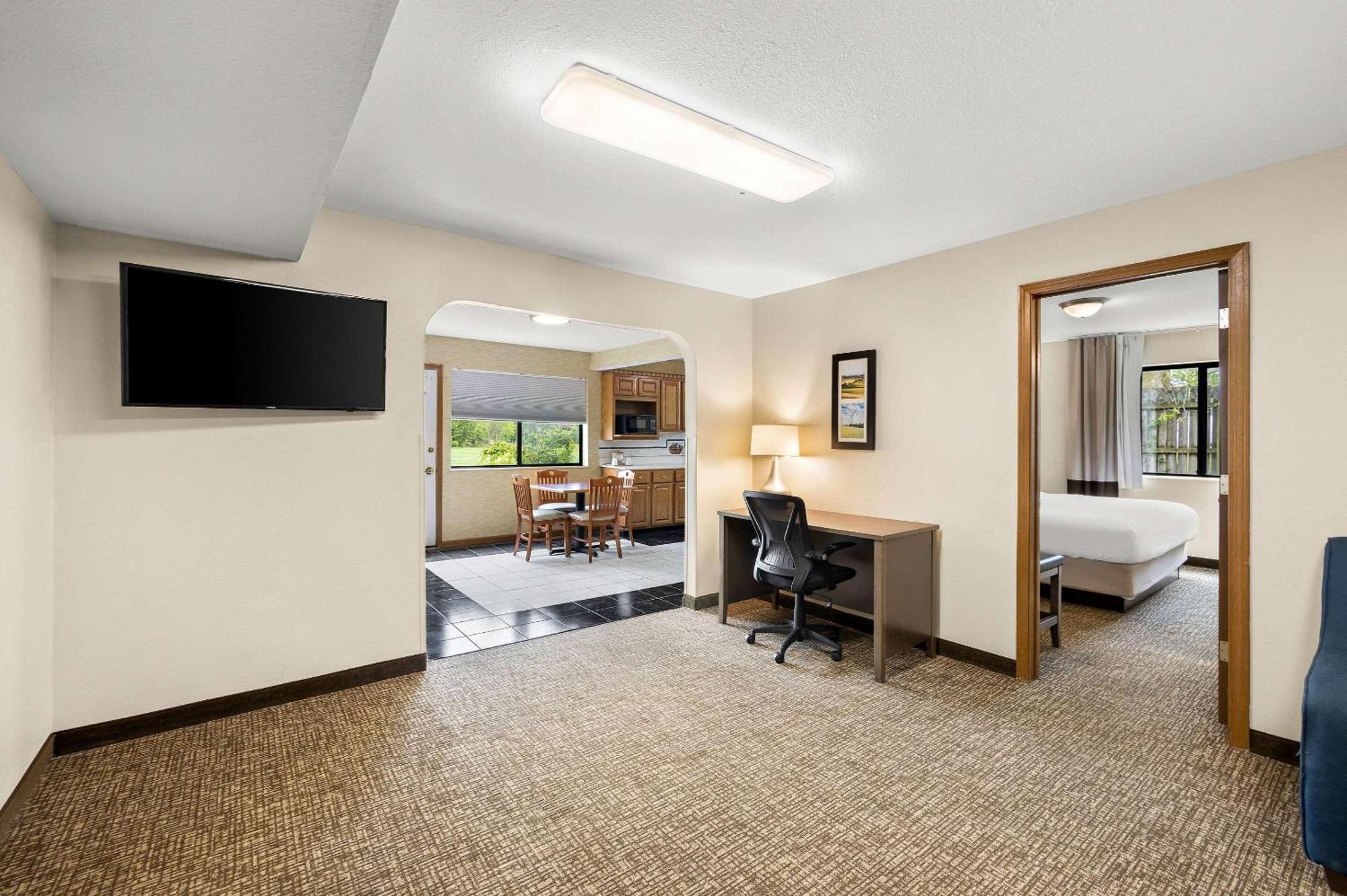 Comfort Inn Van Wert Bagian luar foto