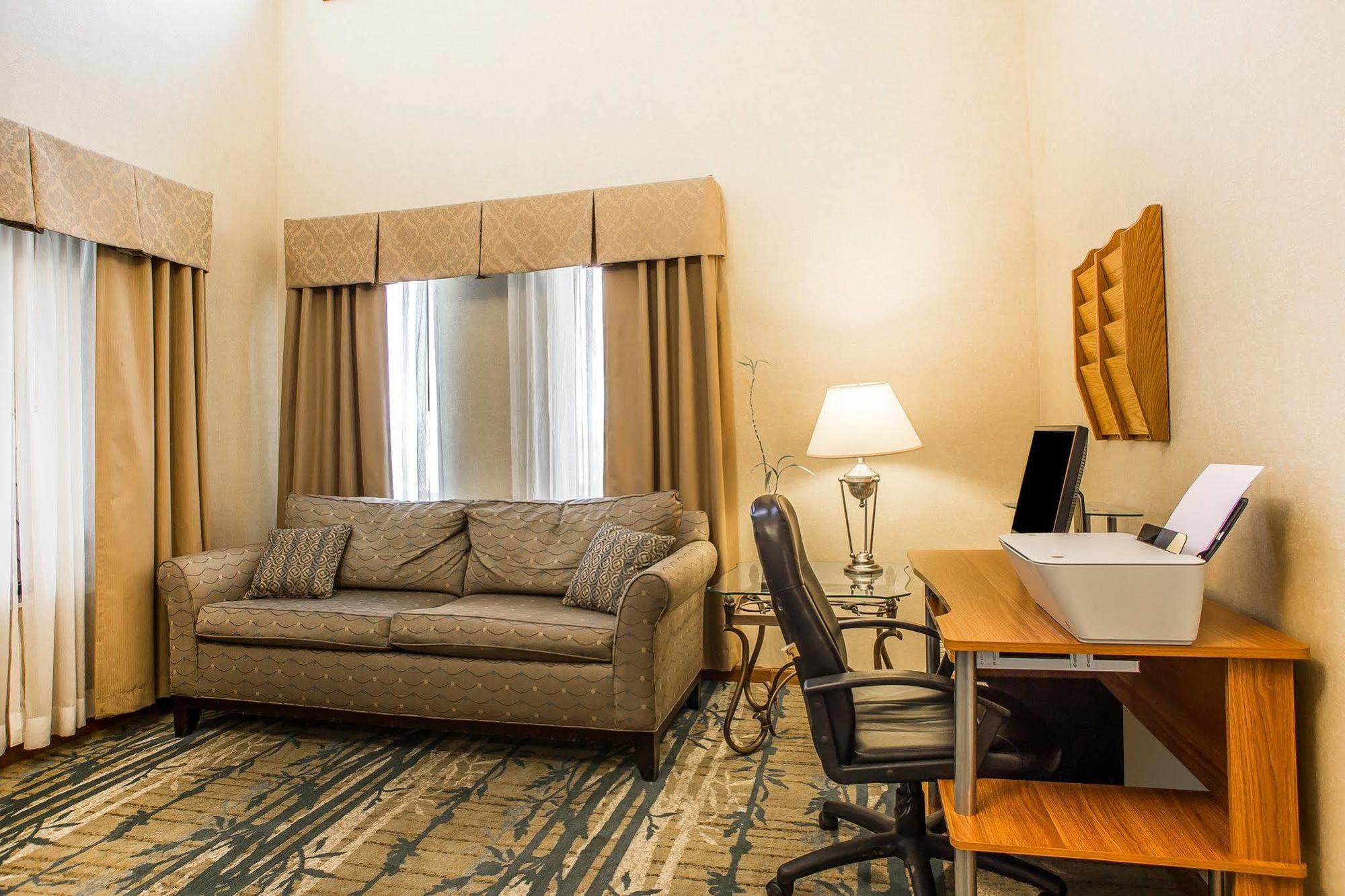 Comfort Inn Van Wert Bagian luar foto