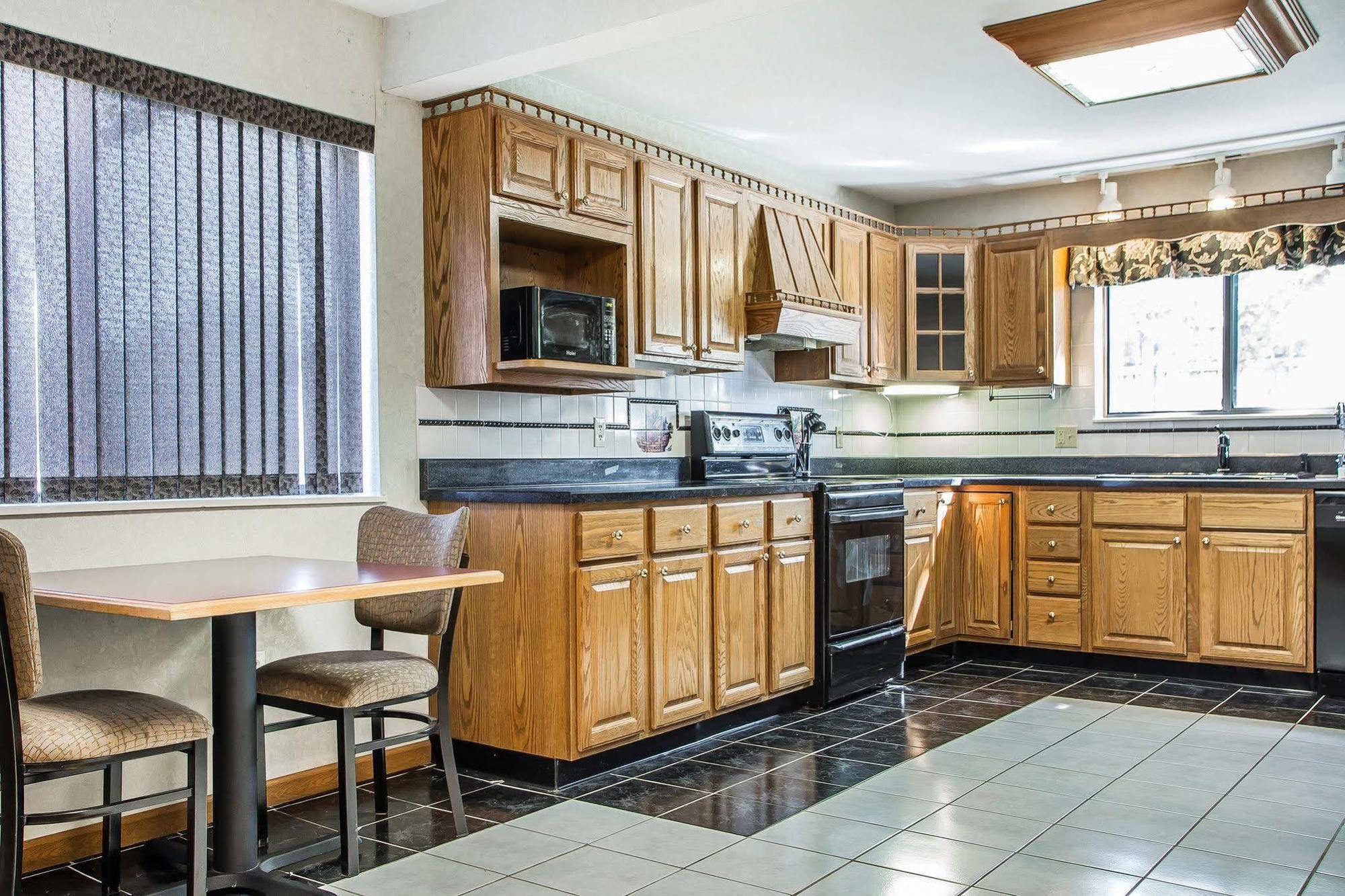 Comfort Inn Van Wert Bagian luar foto
